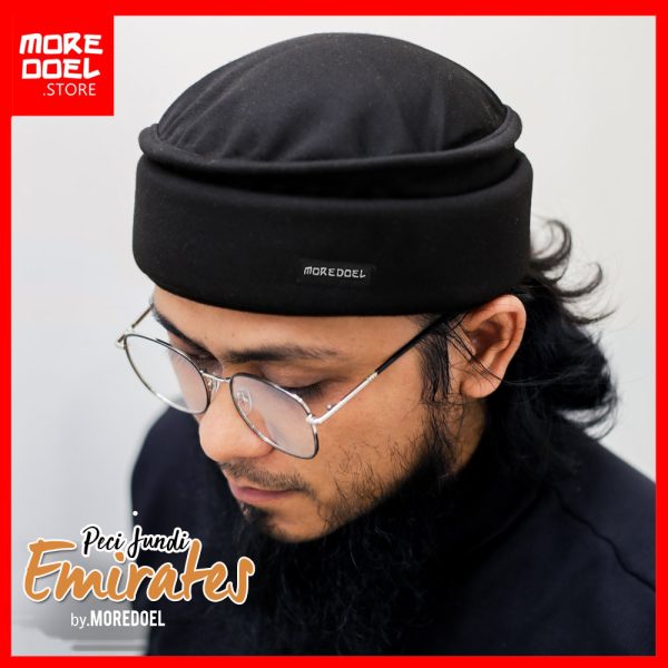 Peci Hitam Emirates
